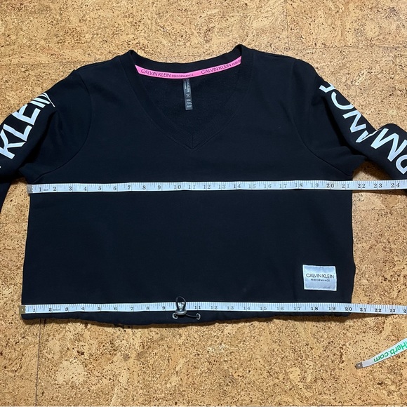 Calvin Klein Performance Logo Cropped V-Neck Sweatshirt Sz L - Picture 9 of 10